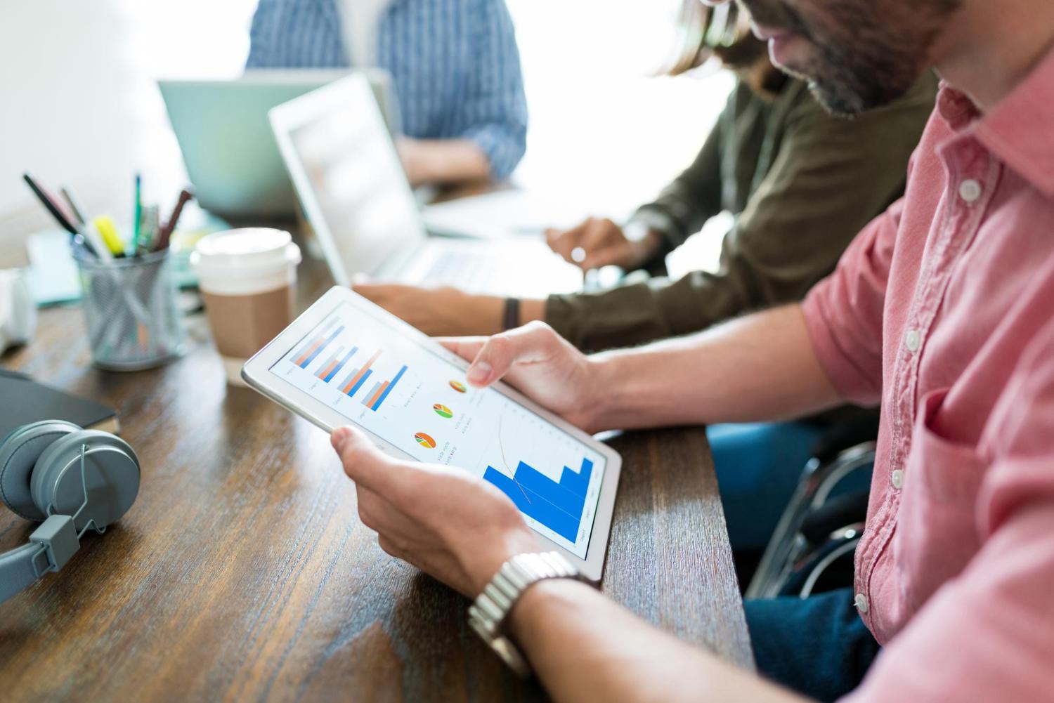 Generate quality B2B leads with Linkedin Growth Strategy